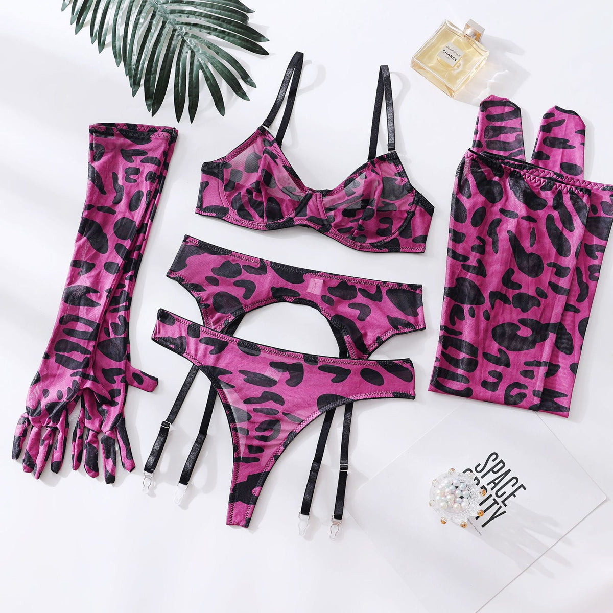 Lingerie Set with Gloves and Stockings - Mesh Printed Design - eXplore